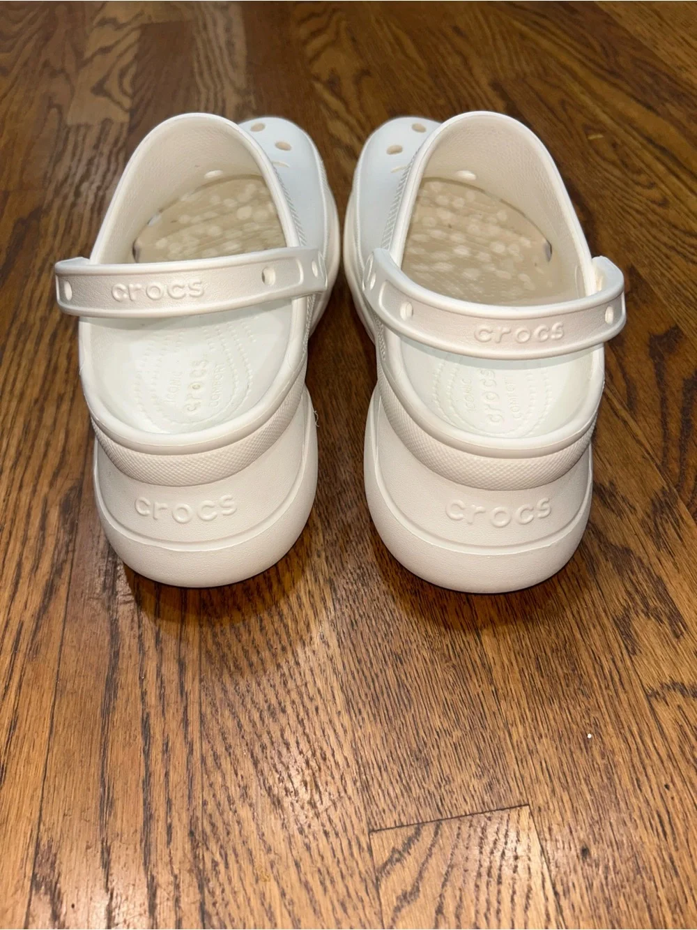 Crocs Classic Platform Clogs White Women’s Size 10 Lightweight Comfort Shoe